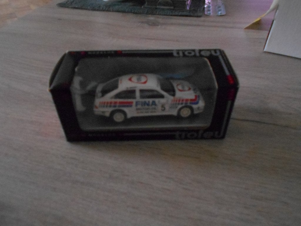 miniatuur auto ford sierra cosworth, Enlèvement ou Envoi, Comme neuf, Voitures