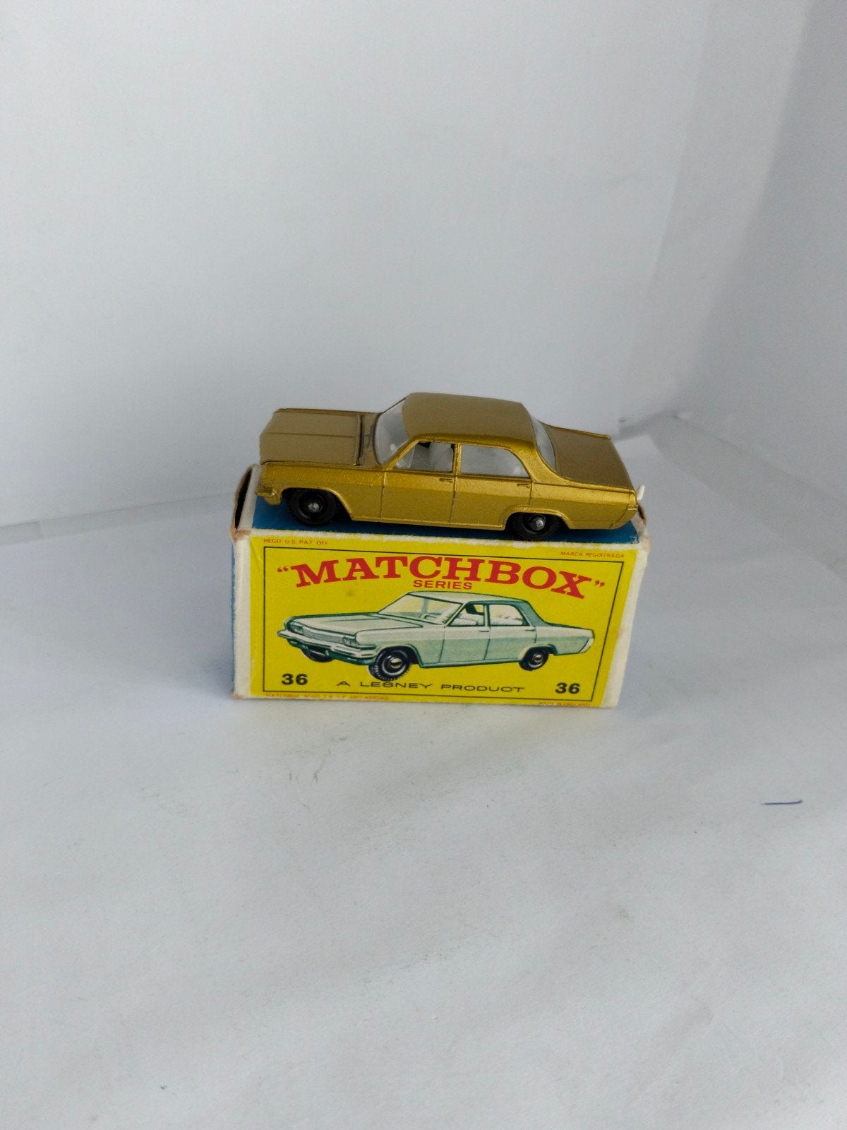 Boîte d'allumettes n 36 Opel Diplomat et boîte électrique p, Envoi, Matchbox