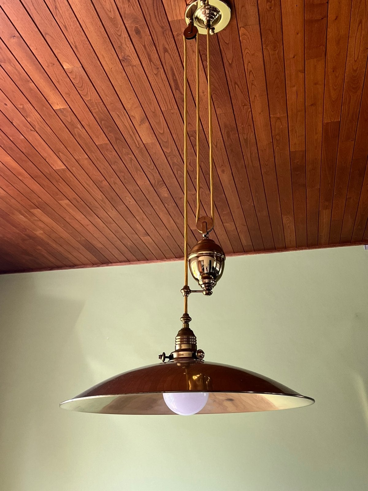 Mooie koperkleurige ronde hanglamp met katrol + tegengewicht, Gebruikt, Landelijk, Metaal, E27 (groot)