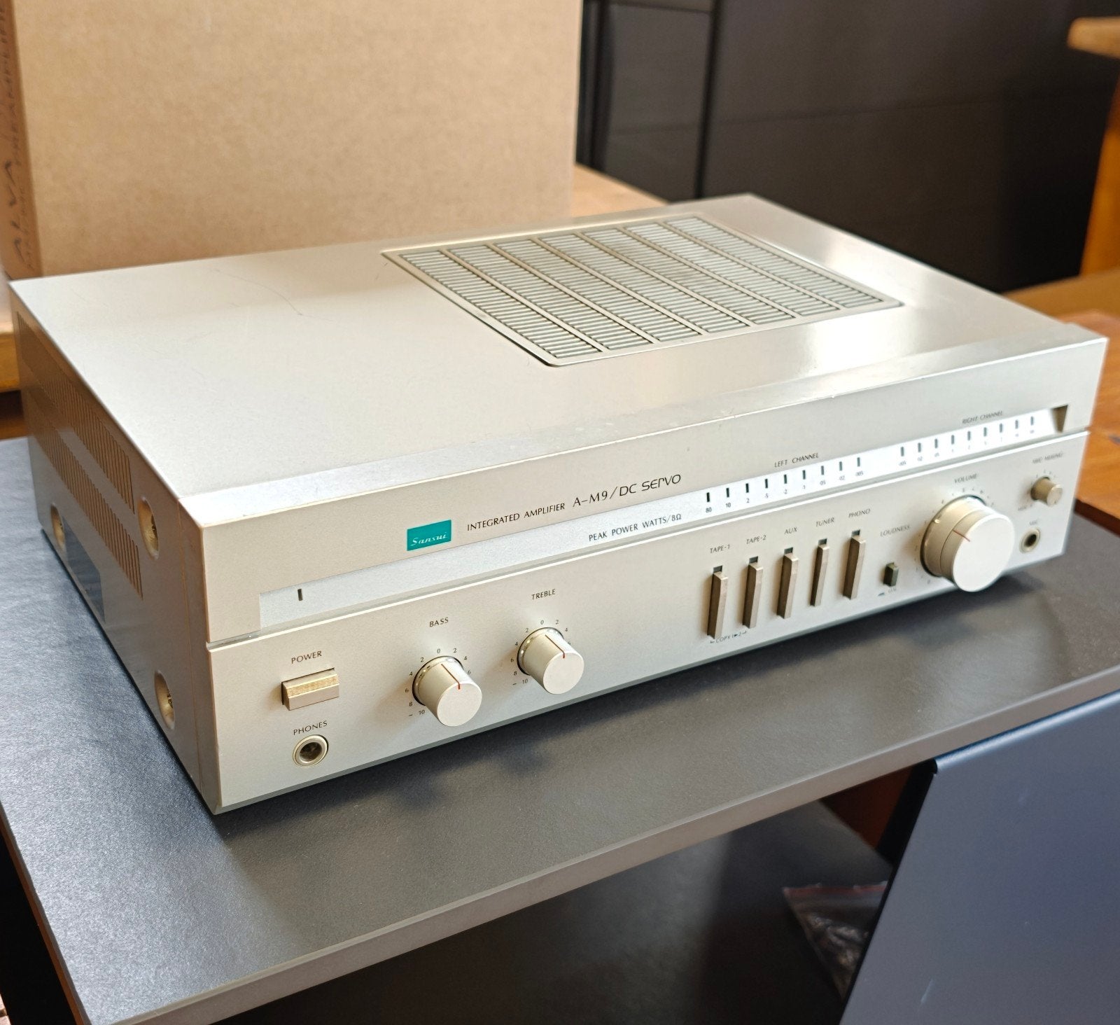 Sansui A-M9 – 2 x 70 W – Petit format, gros tempérament !, Enlèvement ou Envoi