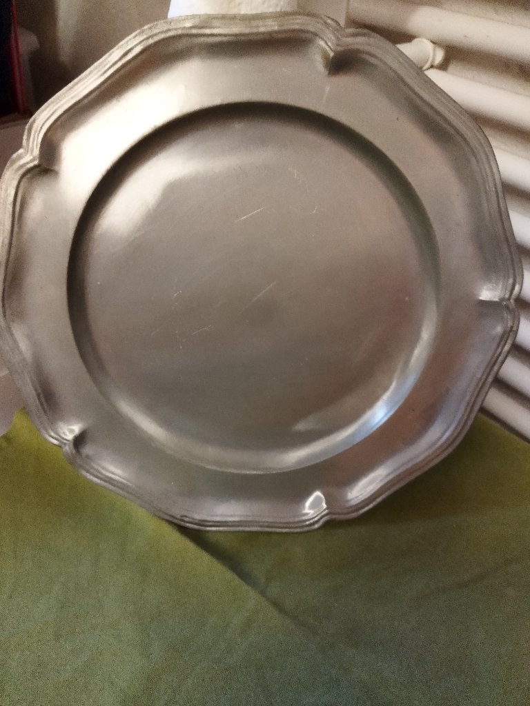 assiette en étain, Enlèvement ou Envoi