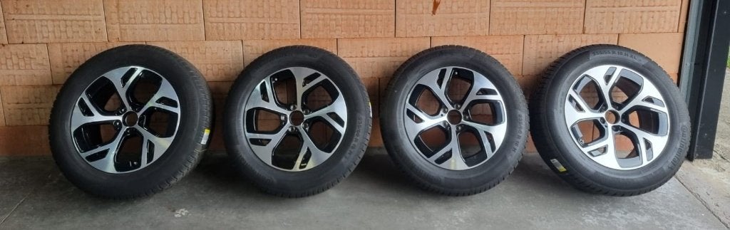 FAST SALE - WINTER KIT MERCEDES GLC - 2025 - CONTINENTAL R18, Auto-onderdelen, Banden en Velgen, 18 inch, Gebruikt, 255 mm, Winterbanden