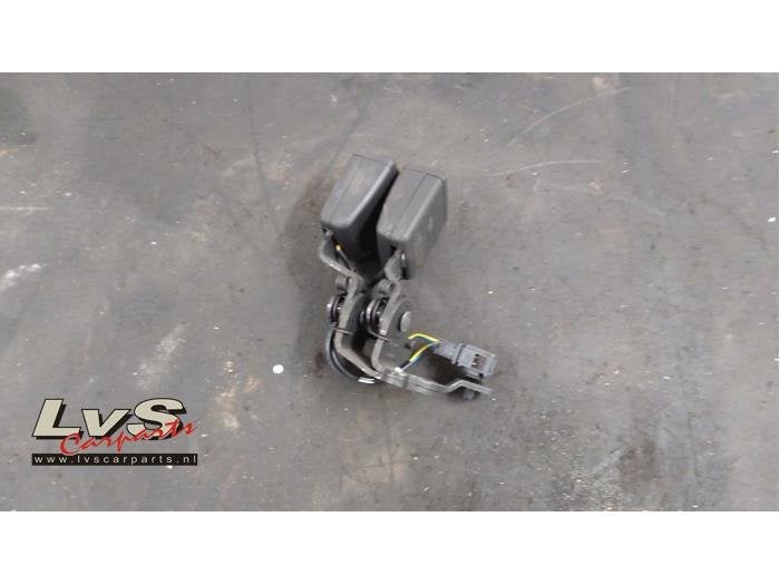 Insertion ceinture de sécurité arrière gauche d'un Volksw, Autos : Pièces & Accessoires, Volkswagen, -, 3 mois de garantie, Utilisé