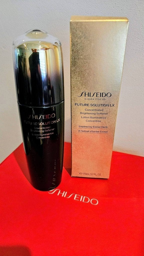Shiseido Future Solution Lx Brightening Softener ( NIEUW ), Ophalen of Verzenden, Nieuw, Gehele gezicht, Verzorging