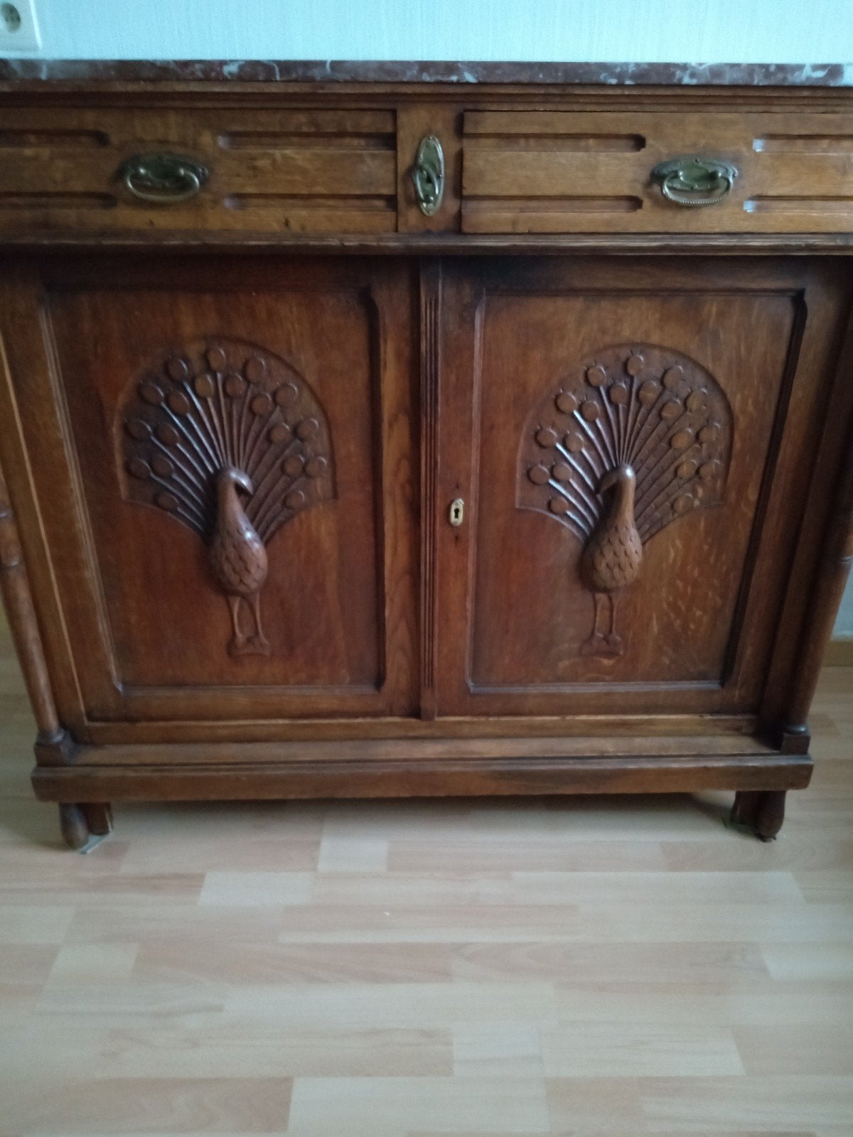 Antieke. Kast.   Met. Marmeren blad, Antiek en Kunst, Ophalen