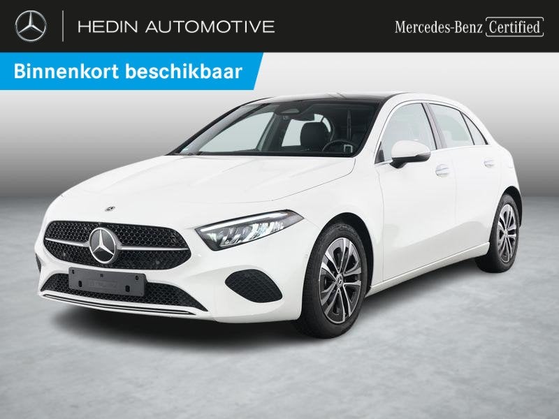 Mercedes-Benz A-Klasse 180 Hatchback Luxury Line | Panoramis, Auto's, Mercedes-Benz, Stof, 4 cilinders, 136 pk, Wit