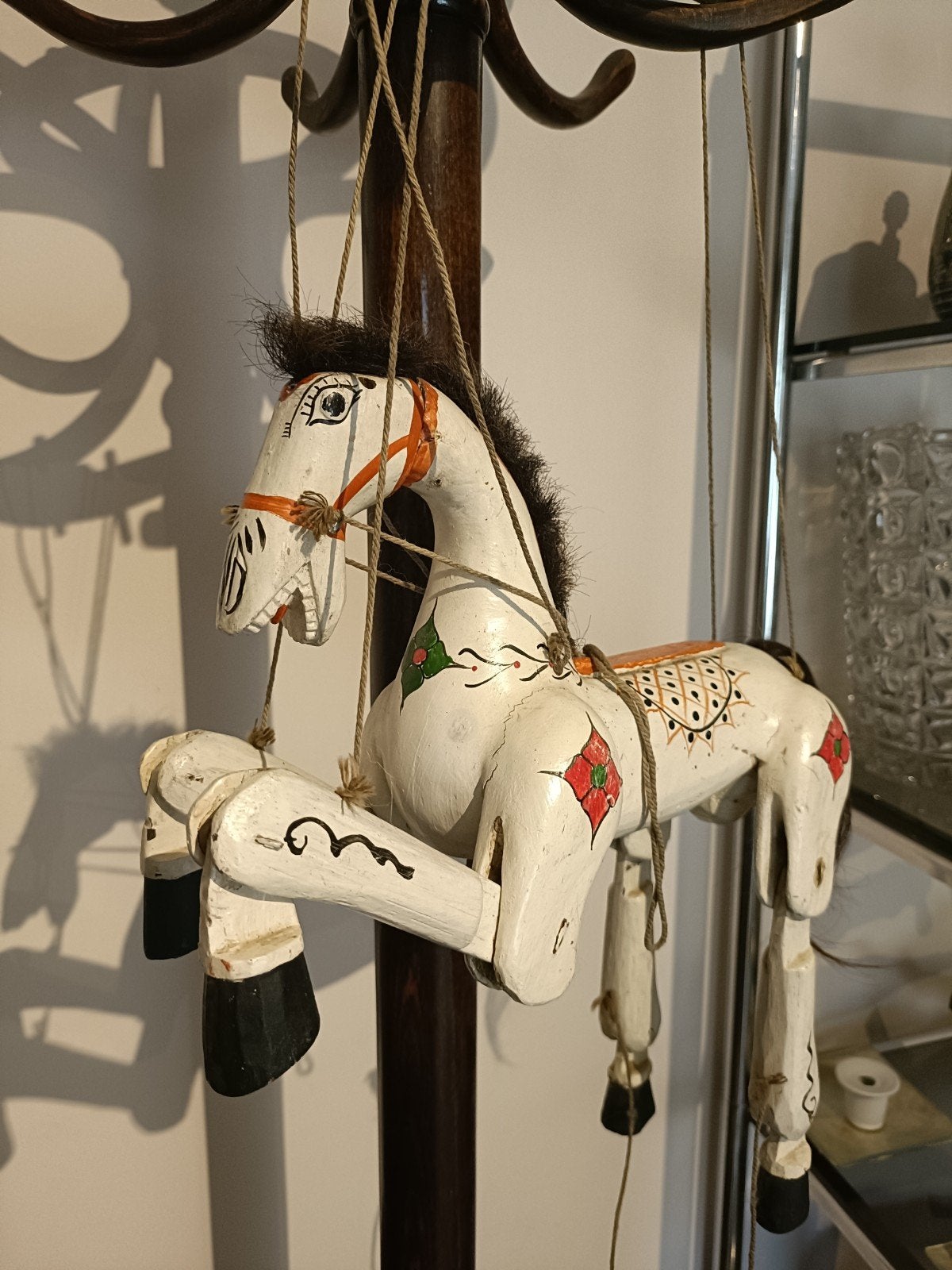 Rare paire de chevaux-marionnettes anciens en bois, vers1920, Antiquités & Art, Sculpture, 30 cm, Rouge, Fait main