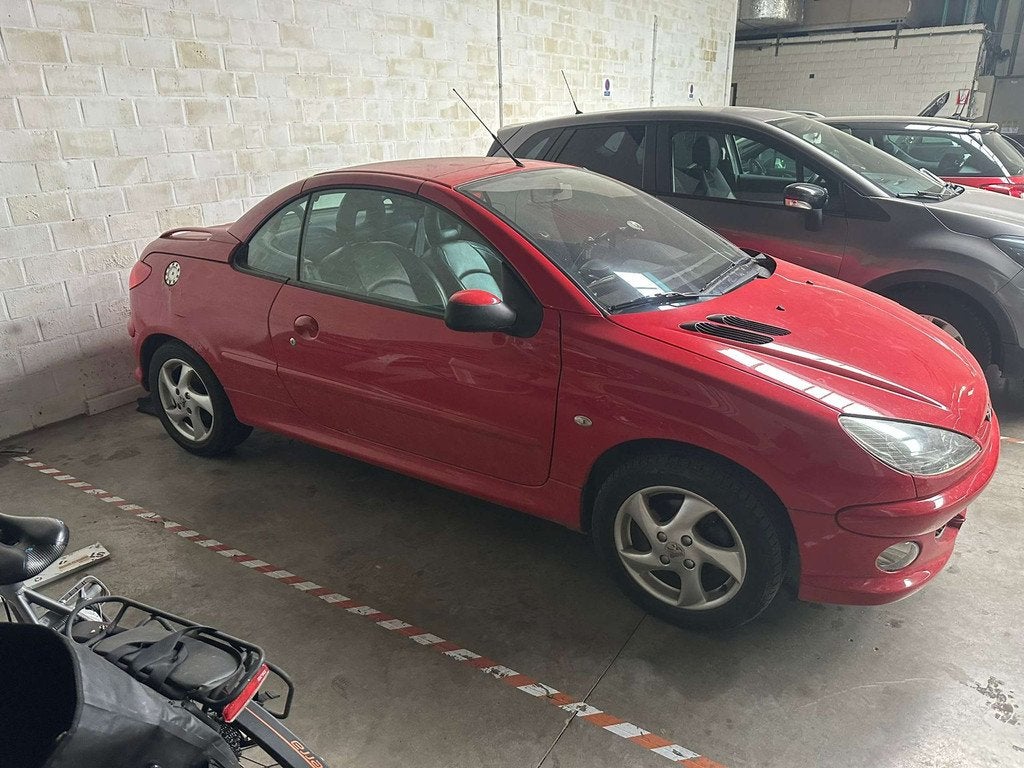 Peugeot 206 1.6I CABRIO | 164.780 KM. | BJ. 2006 |, Auto's, 4 zetels, Gebruikt, Zwart, 4 cilinders