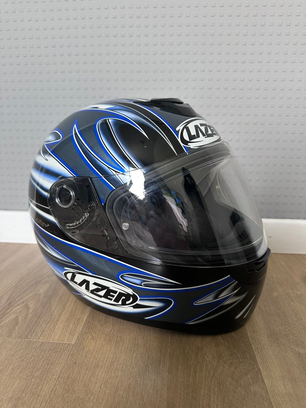 Motor helm, Motoren, Ophalen, S