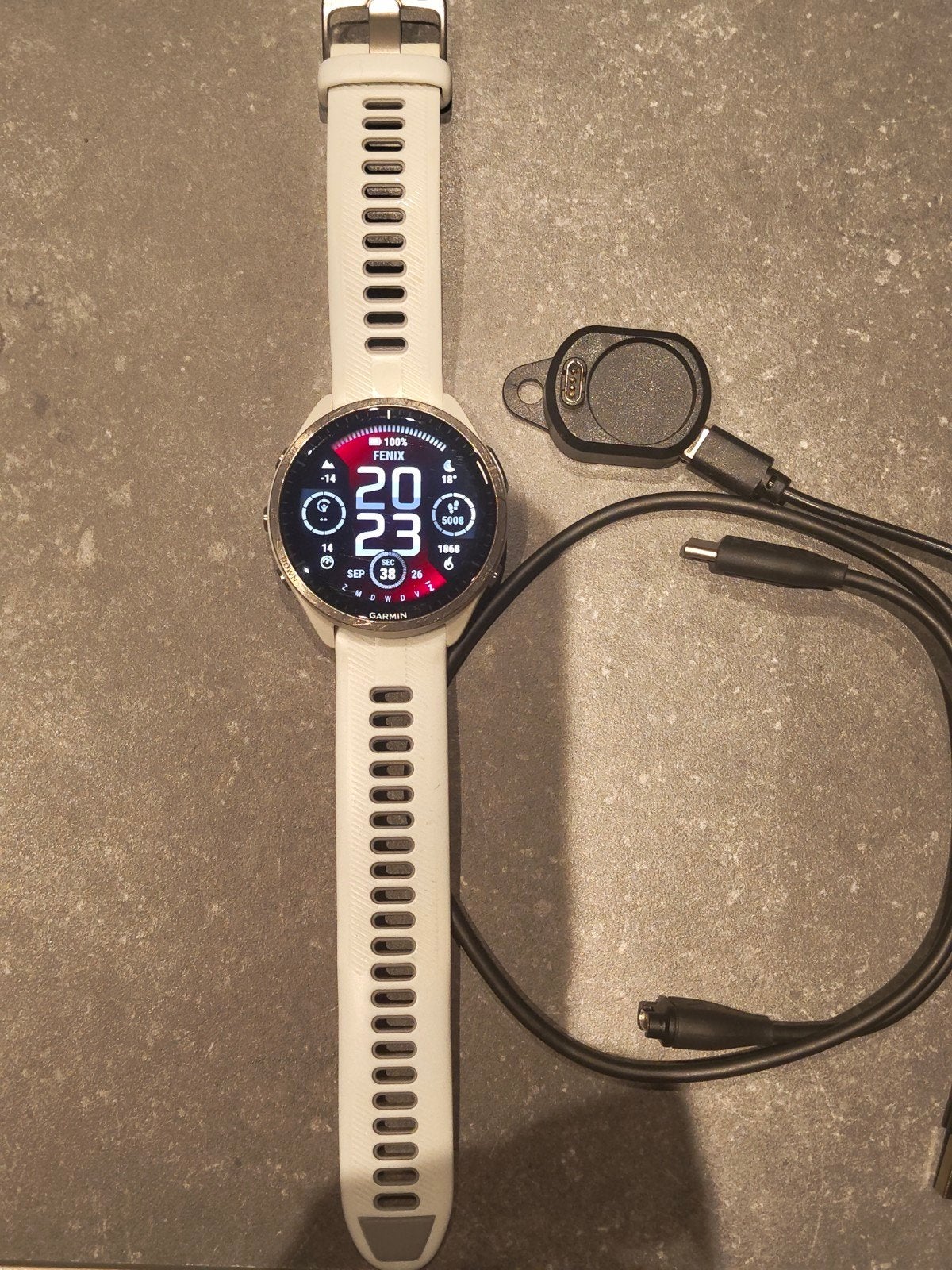 Garmin Forerunner 965, Handtassen en Accessoires, Gebruikt, Wit, Ophalen of Verzenden, Waterdicht