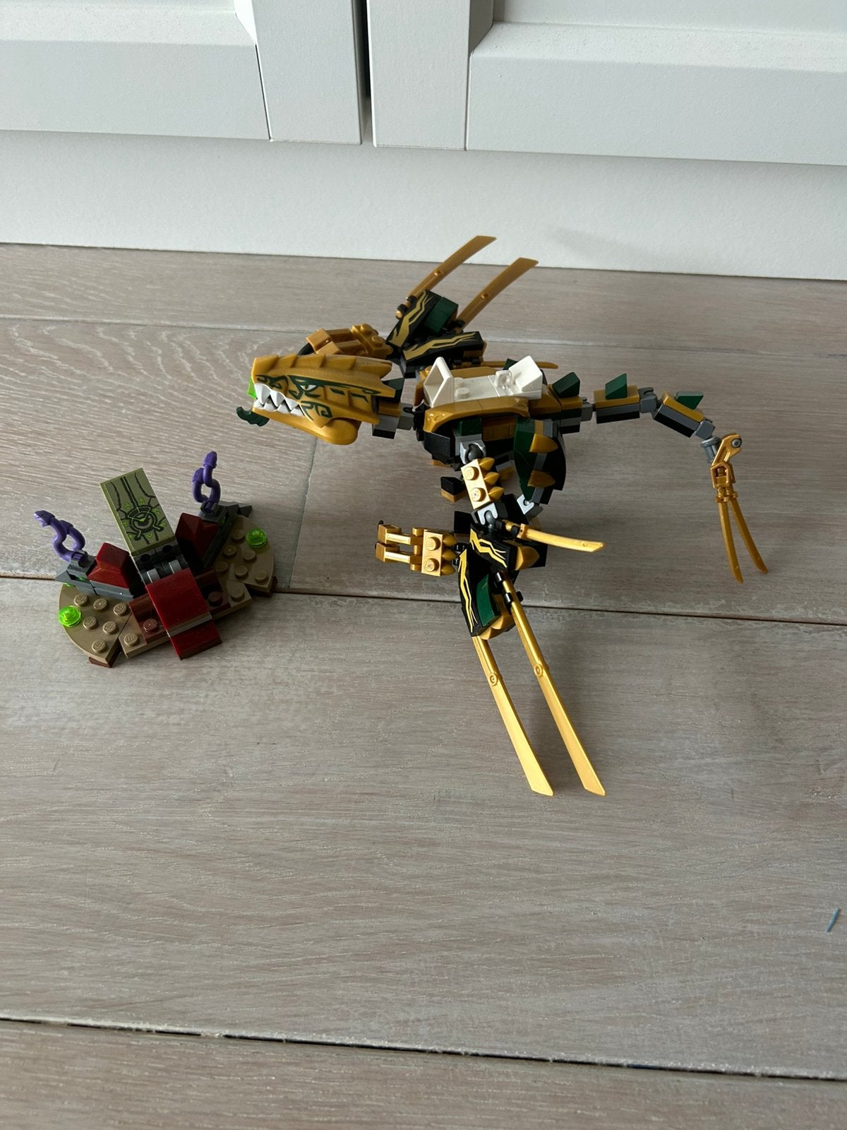 Lego ninjago draak, Ophalen