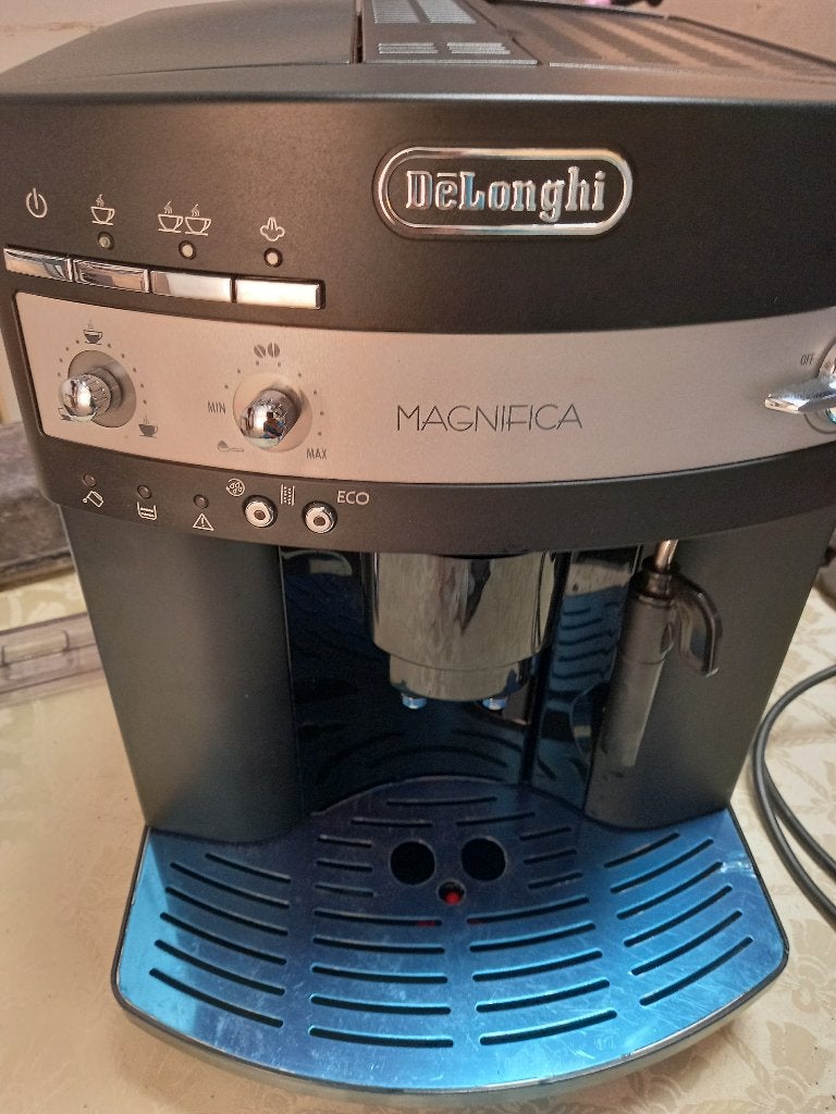 Machine a grain delonghi, Electroménager, Enlèvement ou Envoi, Comme neuf, Autres modèles, Café moulu