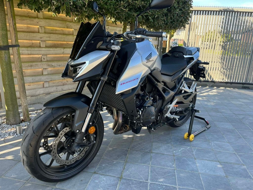 Honda CB750 Hornet **5/2025** 8000km** facelift**, Motoren, 2 cilinders, ABS, Nieuw, Motorrijbewijs A