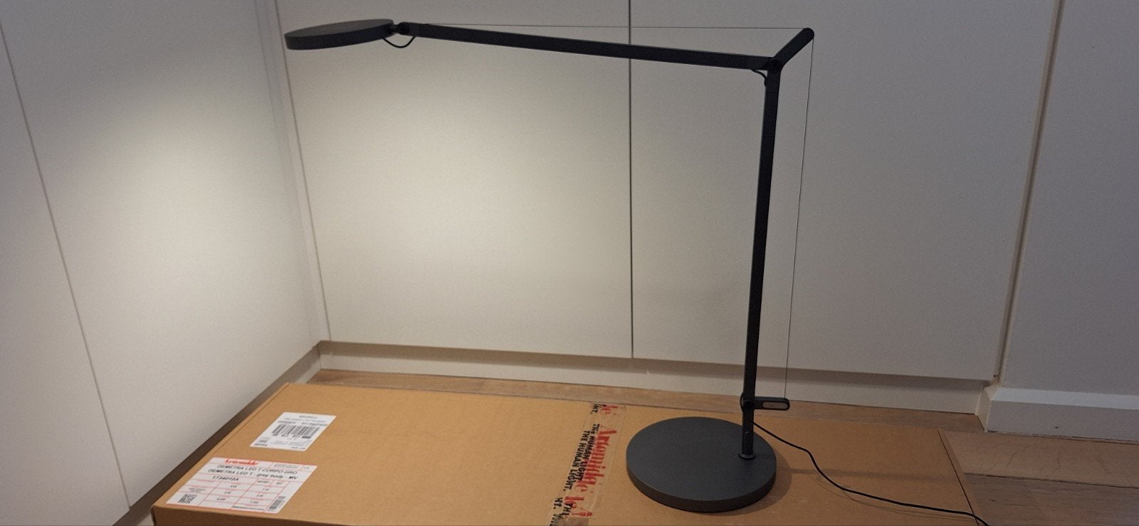 Artemide Demetra LED lamp grey body 3000K 1734010A nieuw, Ophalen of Verzenden, Nieuw, Metaal, Minder dan 100 cm
