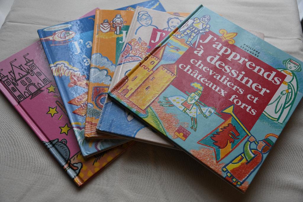J'apprends à dessiner - Chevalier, famille, voiture, avion, Livres, Loisirs & Temps libre, Convient aux enfants, Comme neuf, Dessin et Peinture