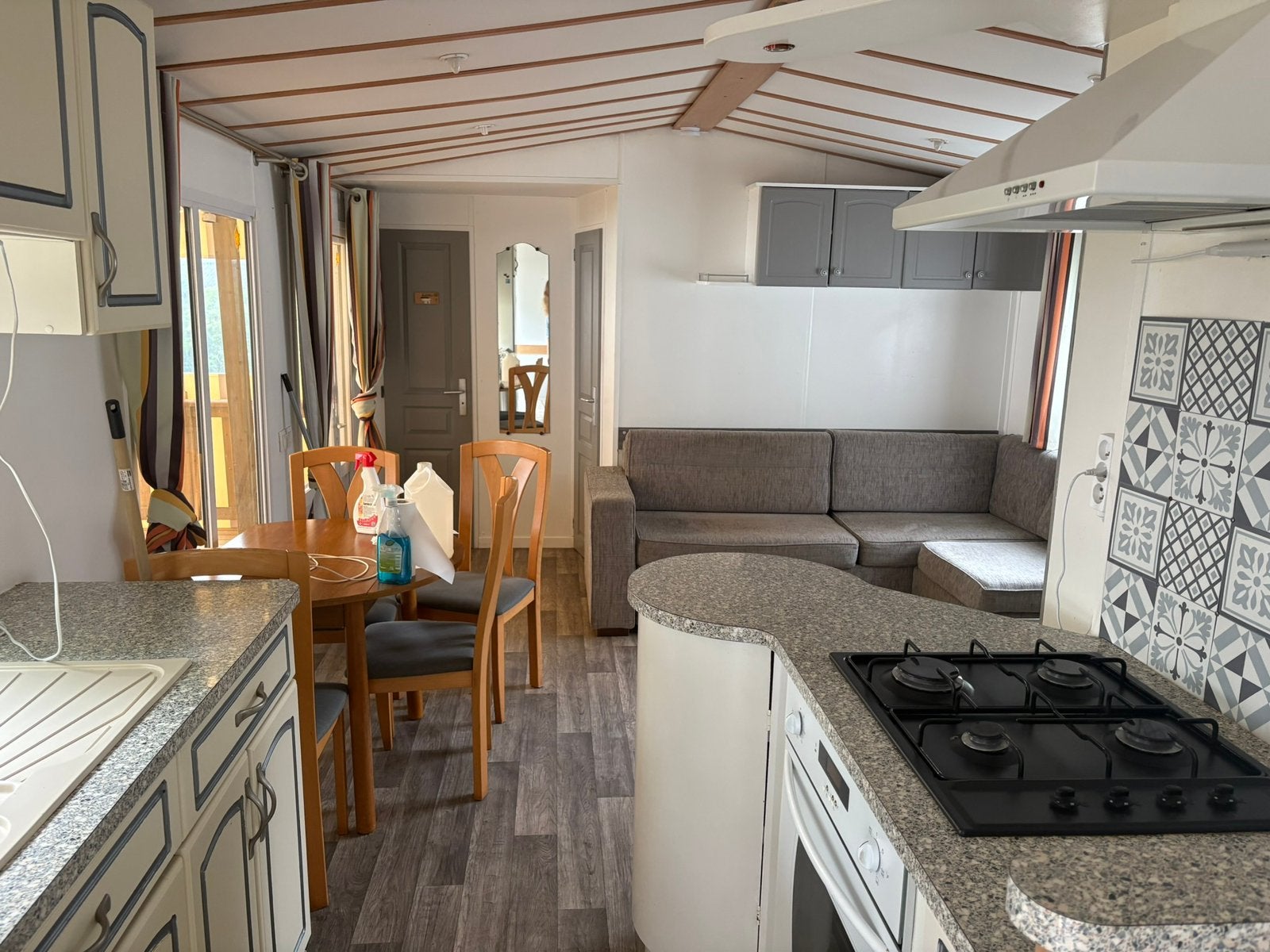 Residentiële caravan op perceel, Tot en met 6