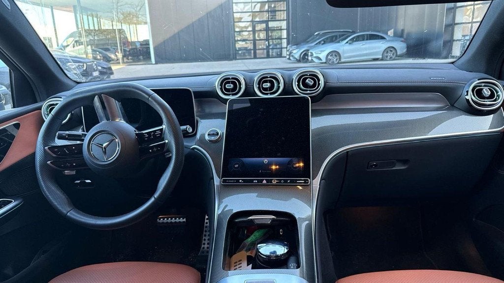 Mercedes-Benz GLC 200 4MATIC Star Edition + LEDER TWO TONE +, Autos, Mercedes-Benz, 167 g/km, Argent ou Gris, Entreprise, Entretenue par le concessionnaire