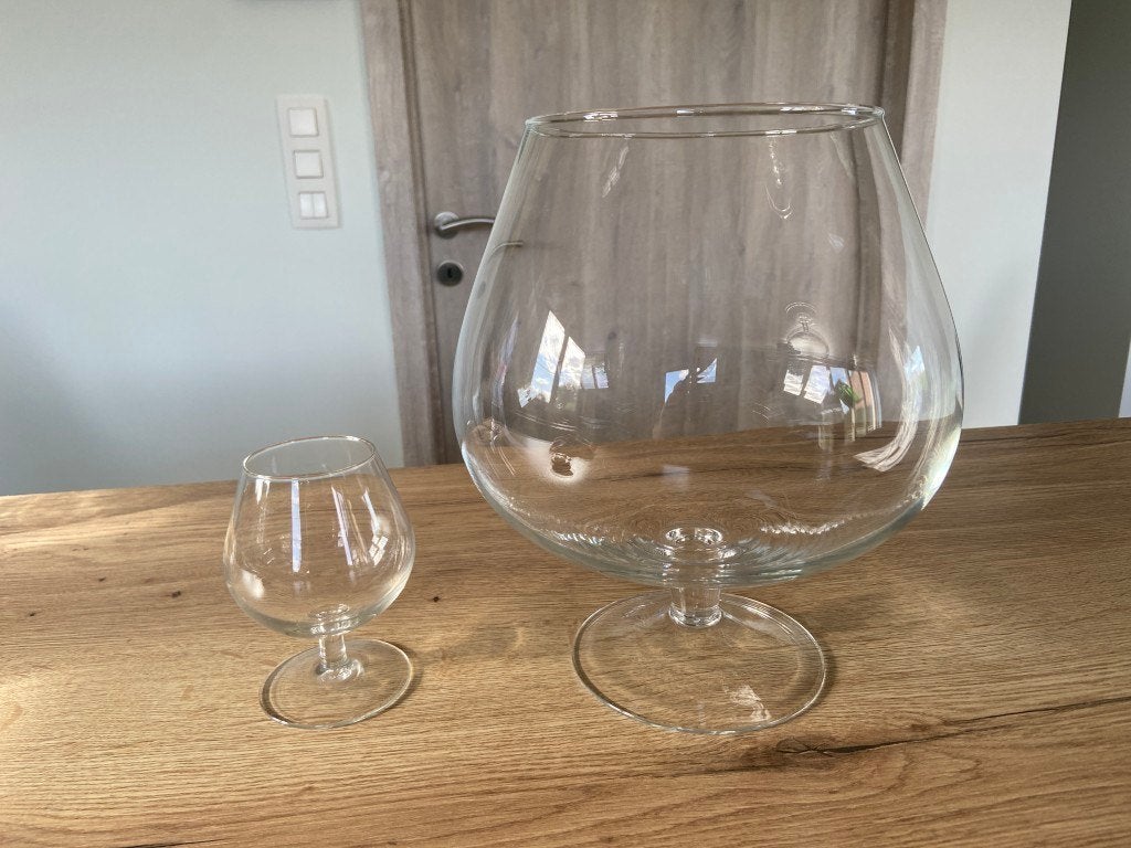 Magnum cognacglas, Verzamelen, Glas en Drinkglazen, Ophalen, Zo goed als nieuw, Borrel- of Shotglas