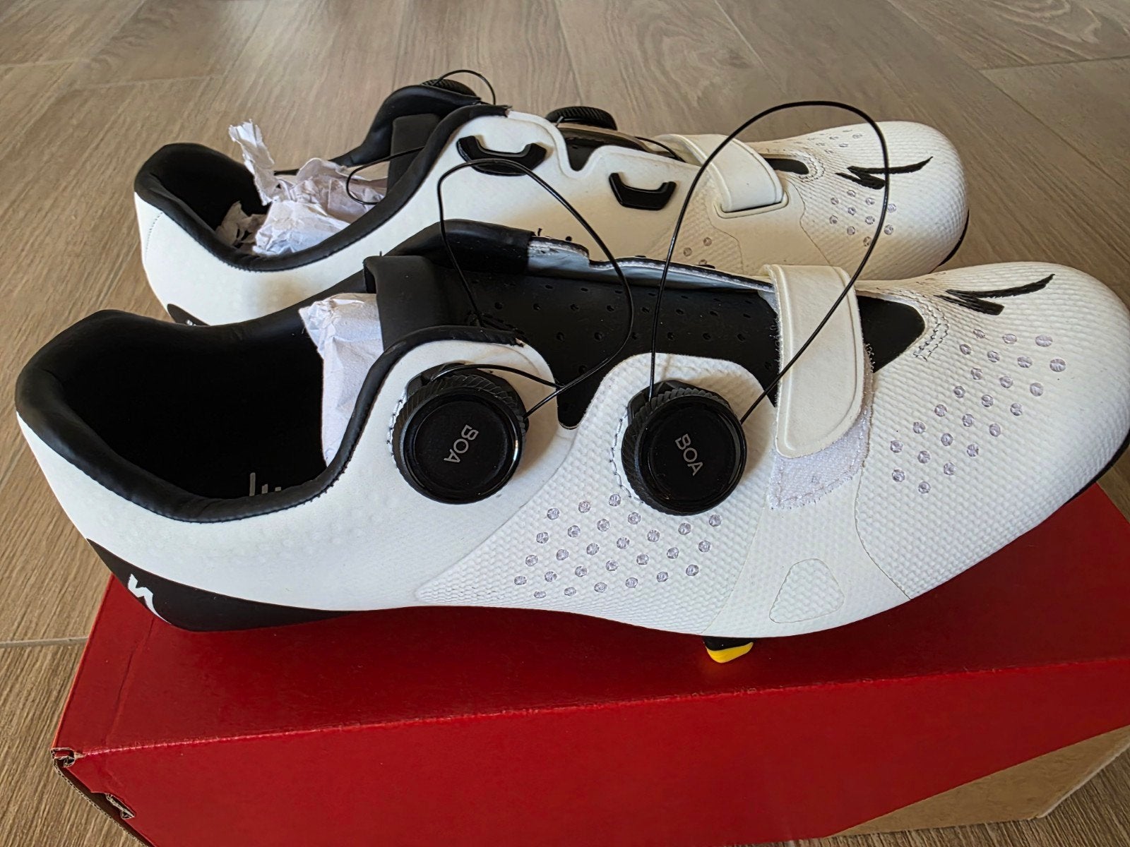 SPECIALIZED TORCH 3  WHITE MAAT 43 NOOIT GEDRAGEN INC PLAATJ, Ophalen