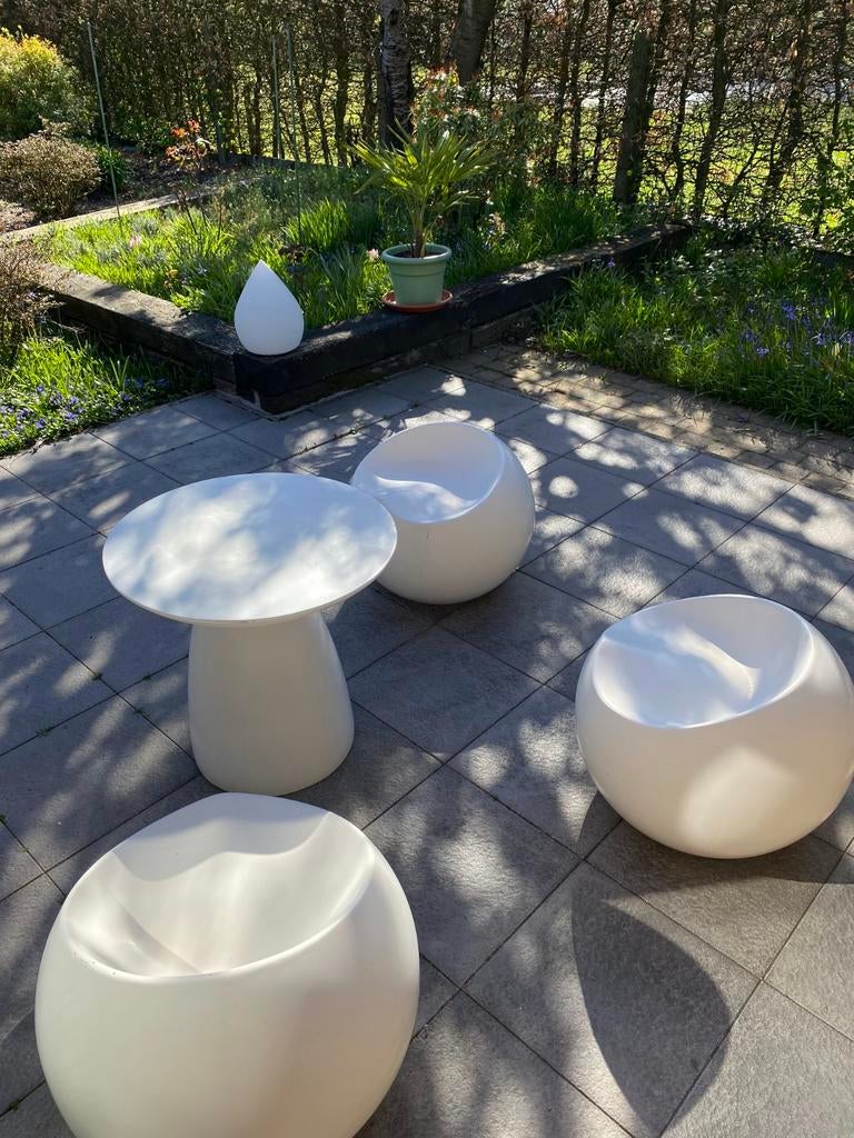 Ball chair, Ophalen, Bijzettafel