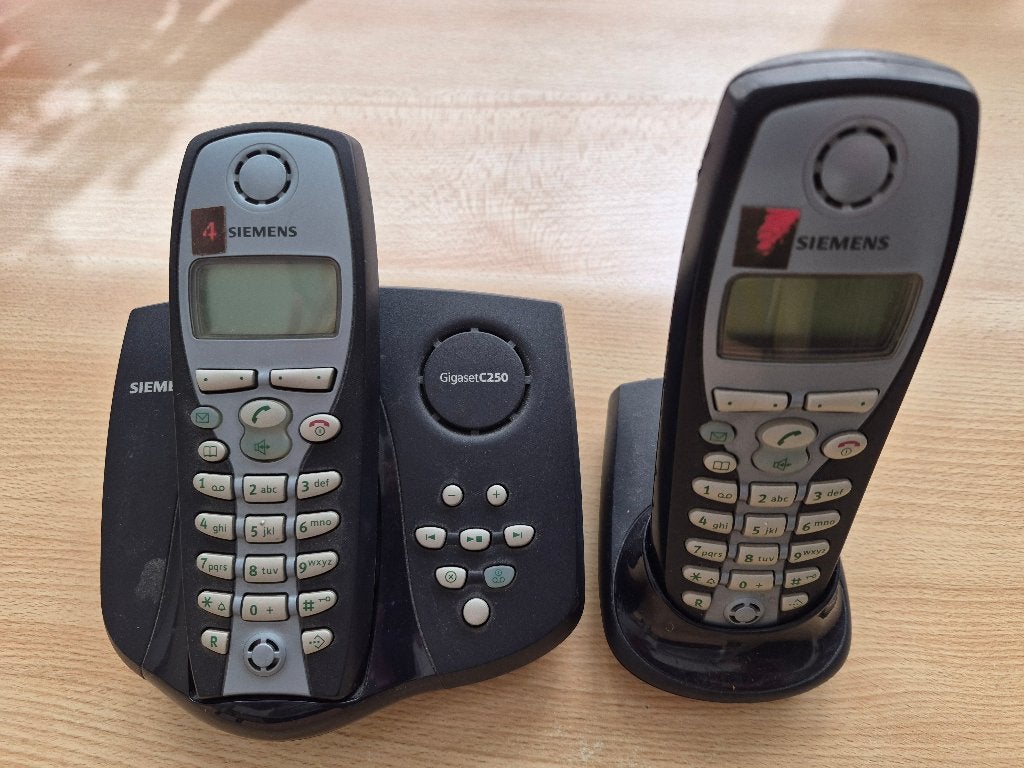 2 Telephones Siemens DECT avec base et répondeur, Enlèvement, Utilisé, 2 combinés