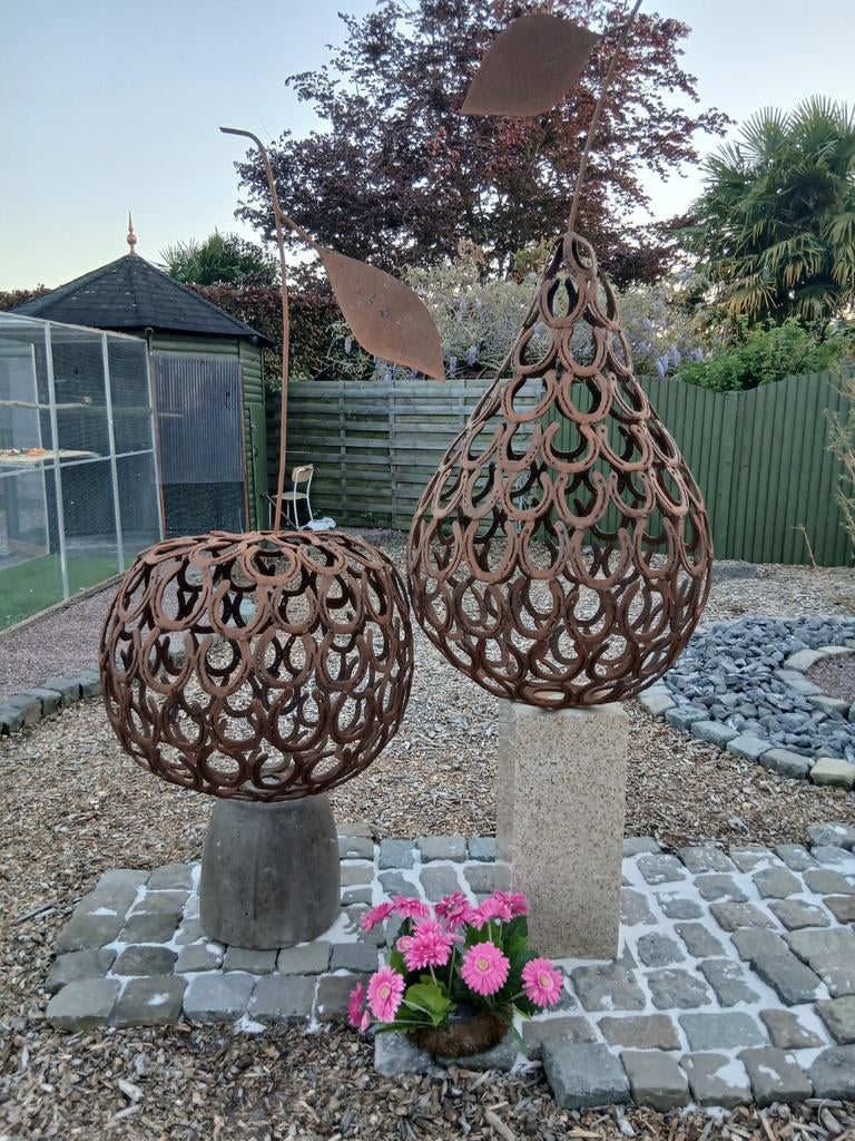 Tuinbeeld & appel & peer & kunstwerk, Enlèvement