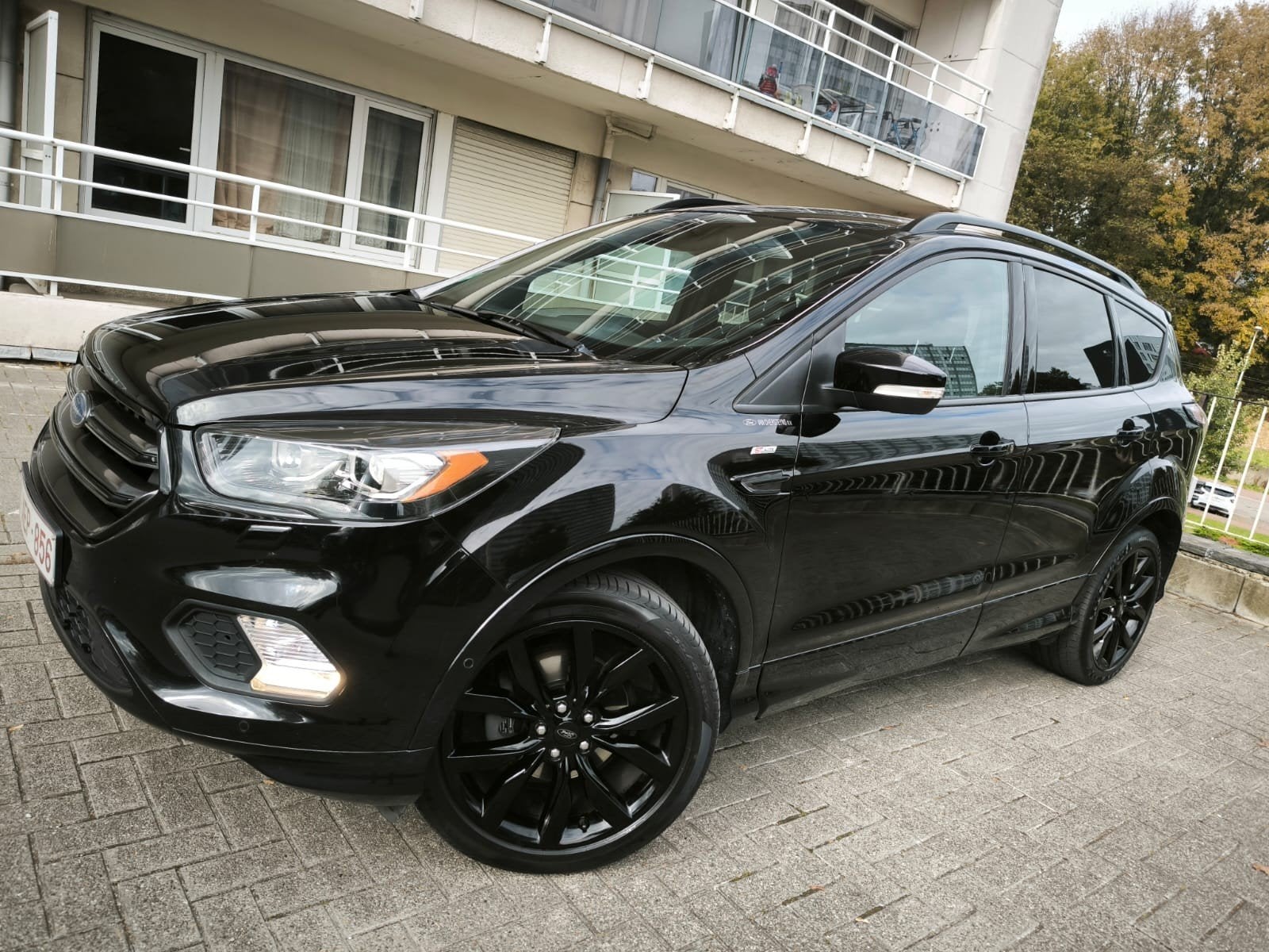 FORD KUGA 1.5I 150PK 2018 ST LINE BLACK EDITIE FULL EURO6B, Auto's, Dealer onderhouden, 1600 cc, Zwart, 99 g/km