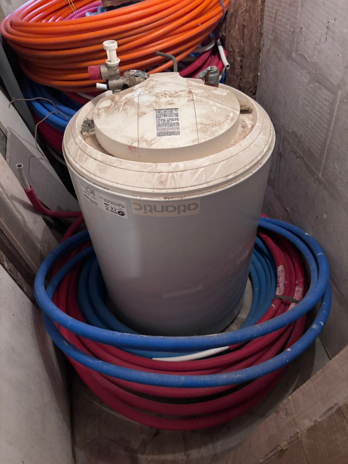 Ketel, vloerverwarmingsbuis en dilatatievoeg gratis, Doe-het-zelf en Bouw, Chauffageketels en Boilers, Ophalen, Zo goed als nieuw