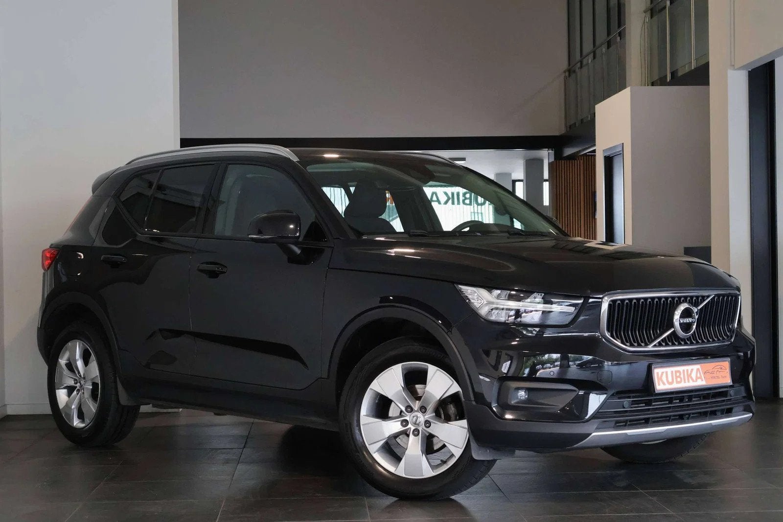 Volvo XC40 XC40 1.5 T2 Navi Camera StuurV CruiseC LijnA Gara, Automaat, Stof, Gebruikt, Zwart