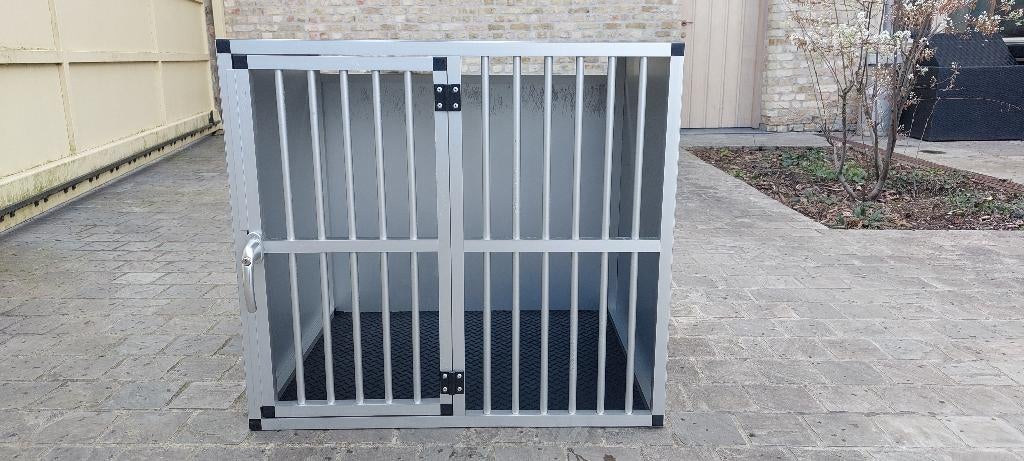 Stevige aluminium autokennel, Ophalen, Hondenkennel, Gebruikt, 65 tot 100 cm