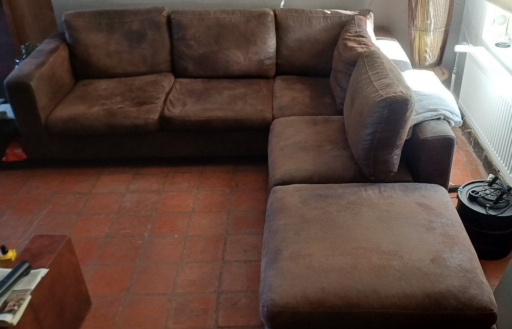 Royale Chocoladebruine Velvet Hoekbank Met Chaise Longue, Huis en Inrichting, Ophalen, Zo goed als nieuw, Vierpersoons of meer