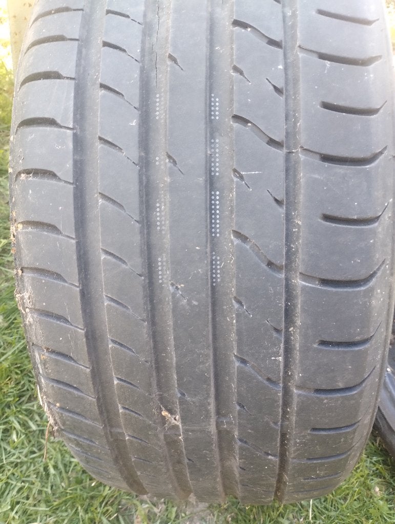 2 banden 235/45/18 maxxis, Auto-onderdelen, Ophalen, Band(en)