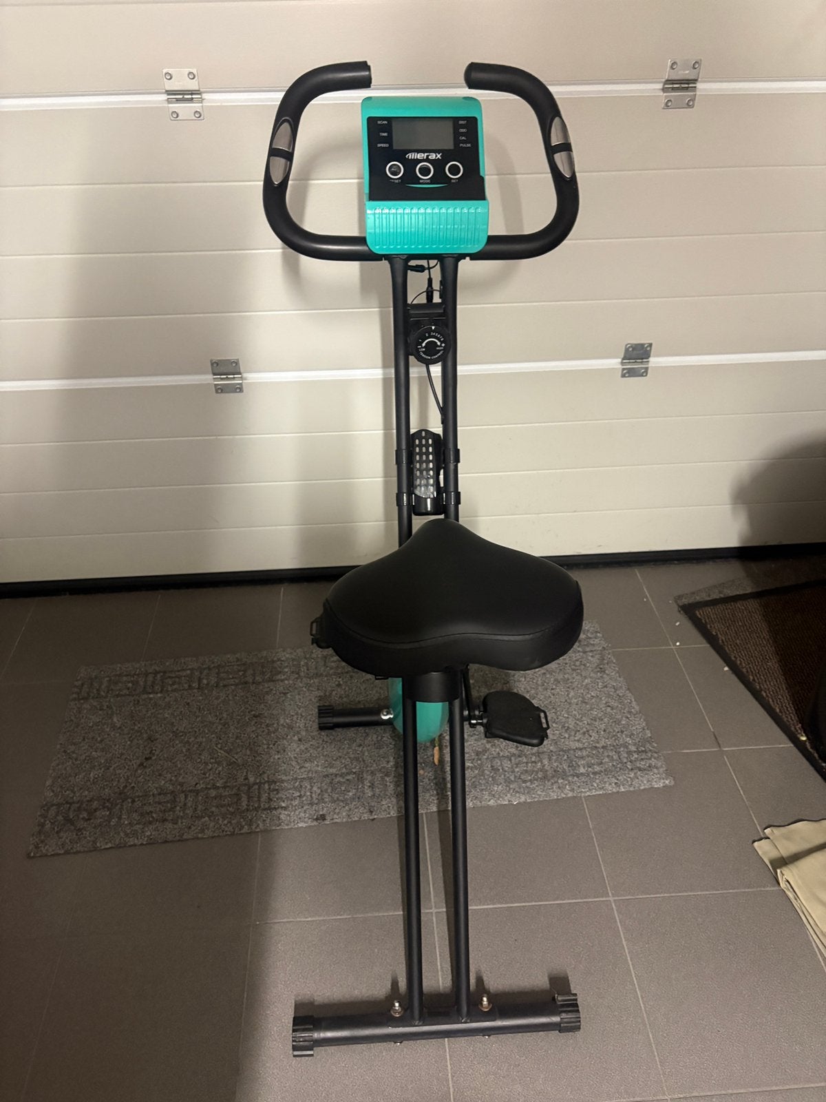 Hometrainer te koop, Sports & Fitness, Enlèvement, Comme neuf, Vélo d'appartement