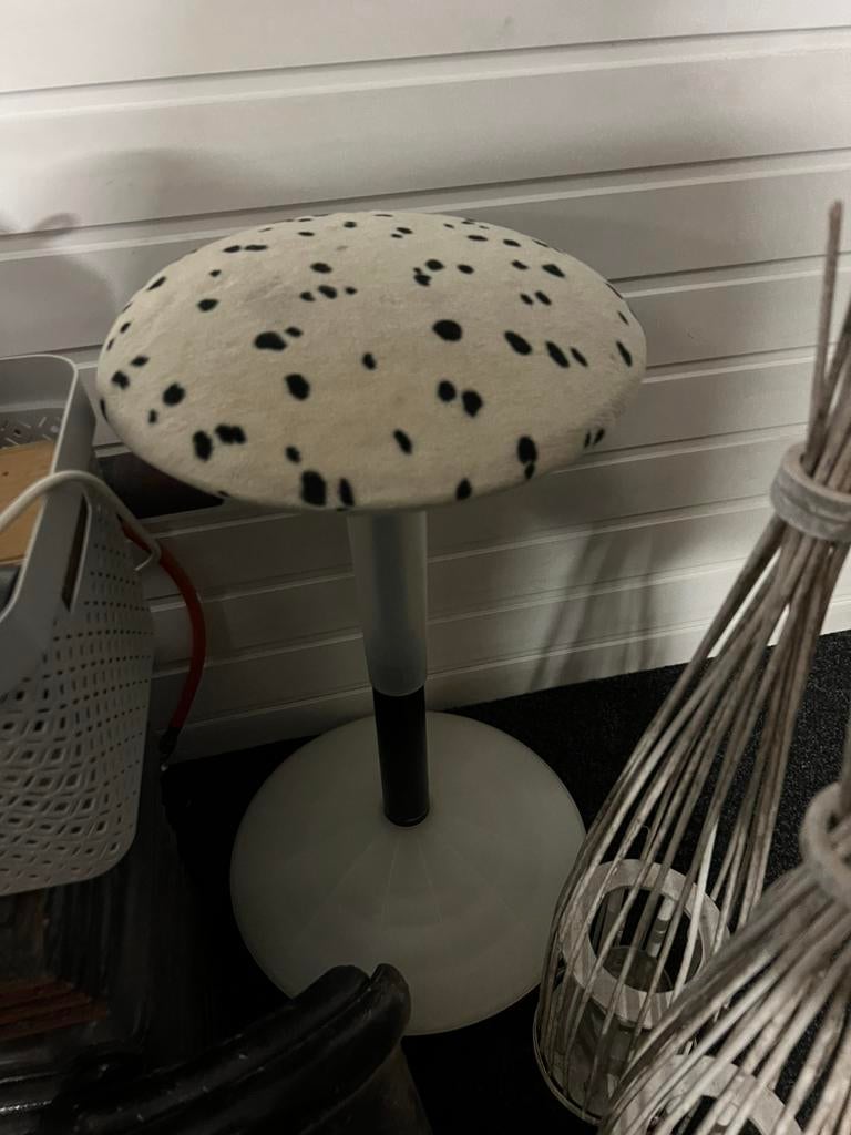 Bureau kruk, Ophalen, Zo goed als nieuw