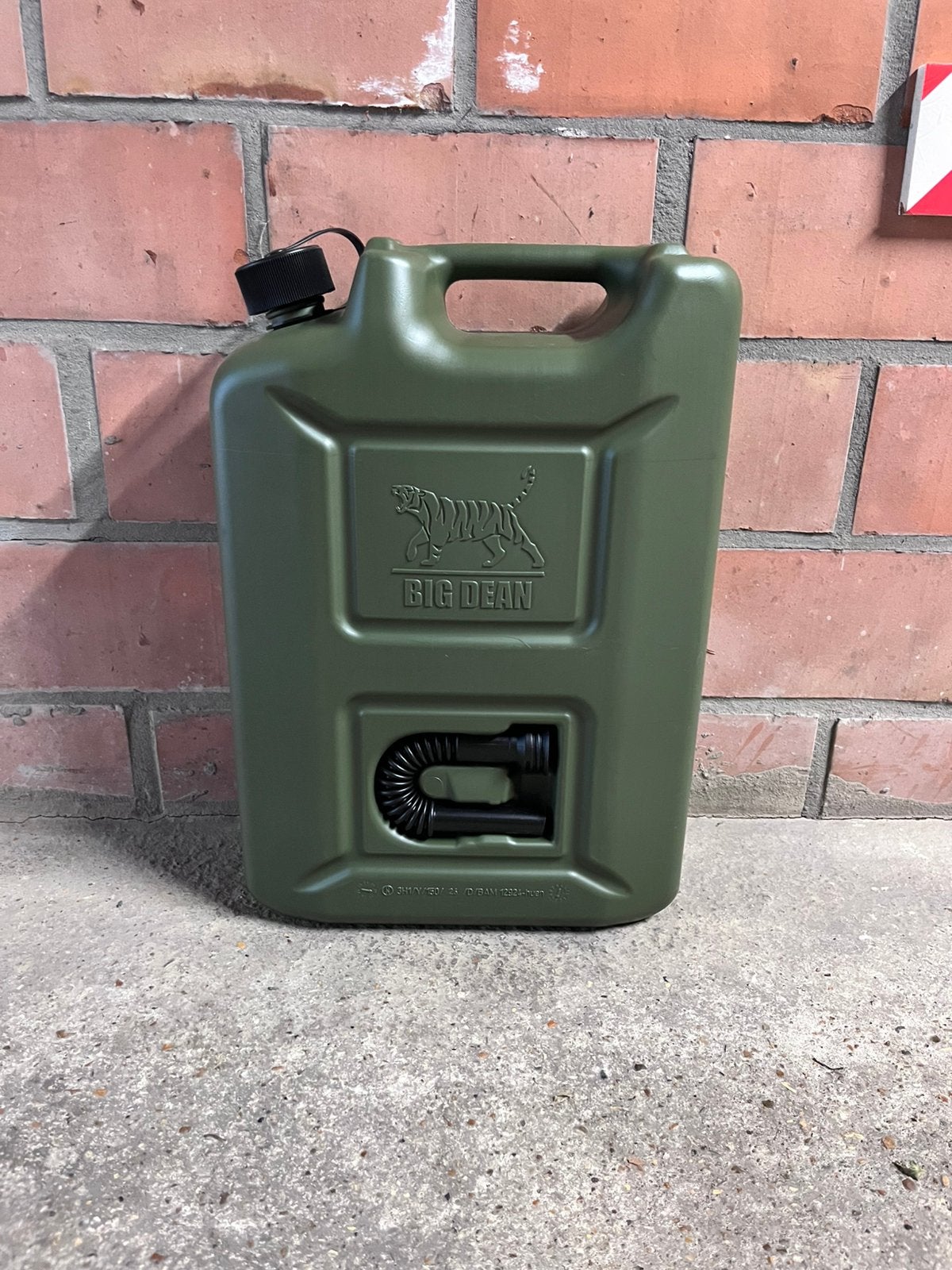 Jerrycan, Enlèvement