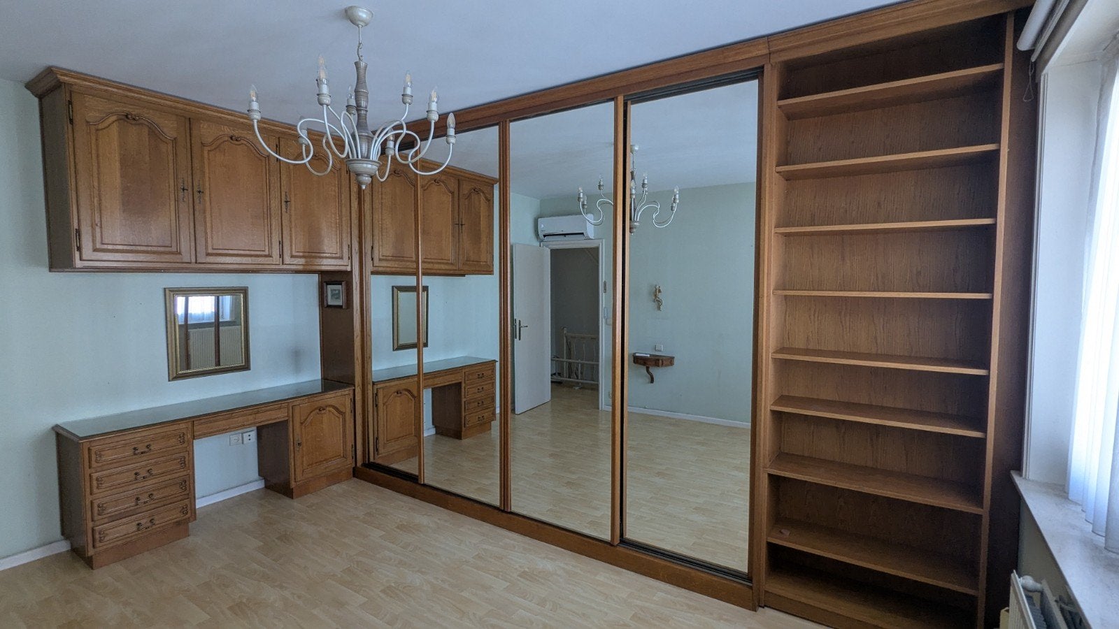 armoire avec grandes portes en miroir, Enlèvement