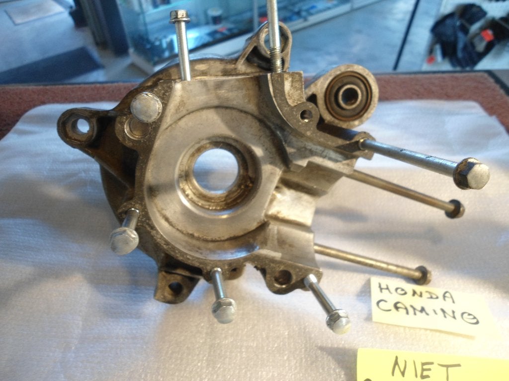 Honda camino : linker carter helft, met originele bouten, Fietsen en Brommers, Ophalen, Zo goed als nieuw, Blok, Honda Camino