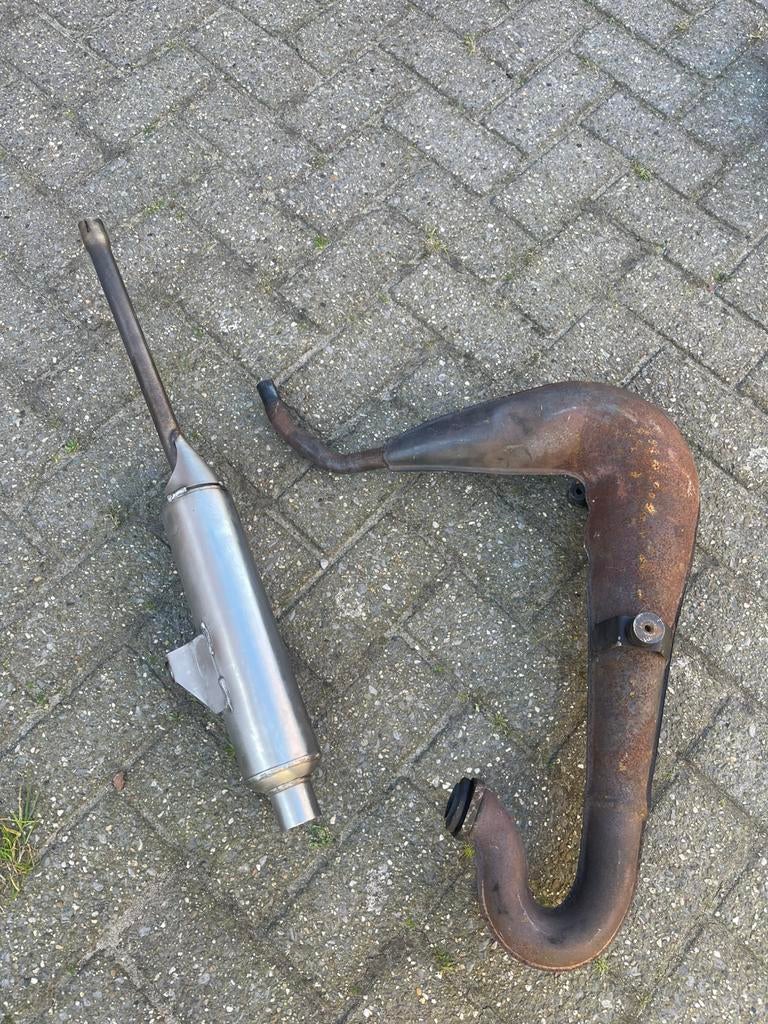 Uitlaat origineel derbi gpr 125 cc, Fietsen en Brommers, Ophalen of Verzenden, Zo goed als nieuw, Uitlaat