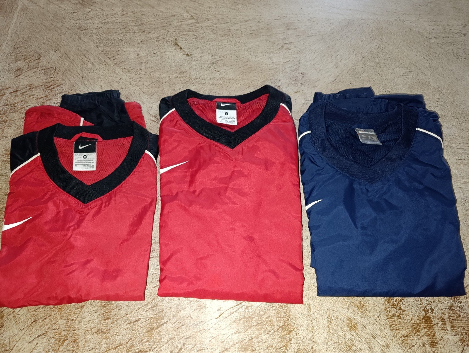 Nike trainingsjas wind en regen 10-12-15 jaar, Sports & Fitness, Taille M, Enlèvement ou Envoi, Utilisé, Autres types