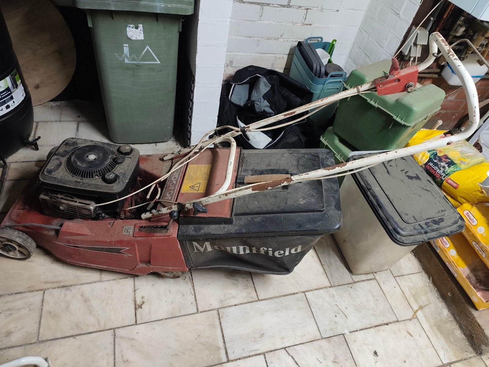 2 tondeuses à gazon à vendre, Tondeuse rotative, Tondeuses à gazon à essence, Démarrage électrique, Husqvarna