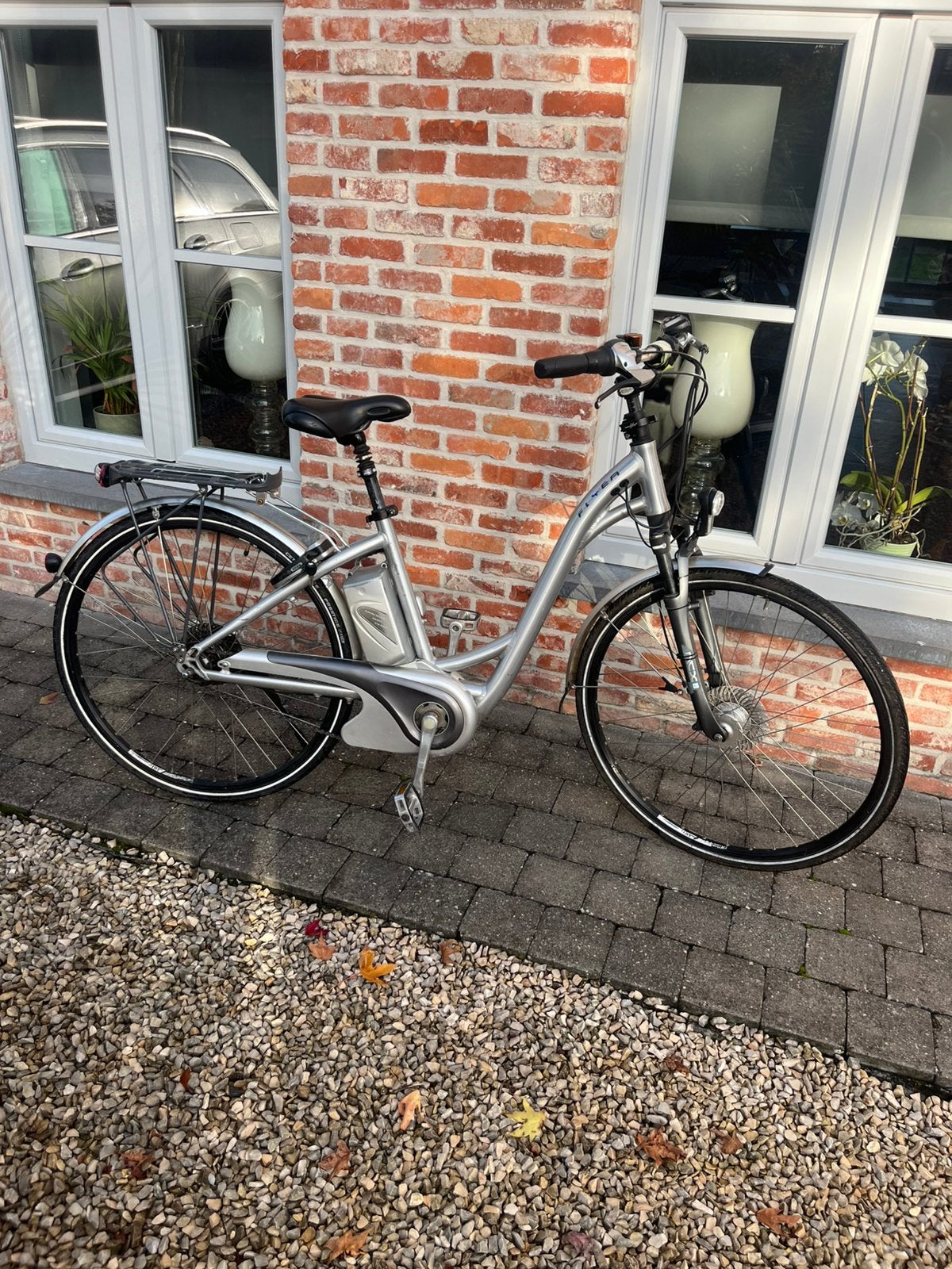 Flyer elektrische fiets met testrapport van de accu., Zo goed als nieuw, 47 tot 51 cm, 50 km per accu of meer, Ophalen