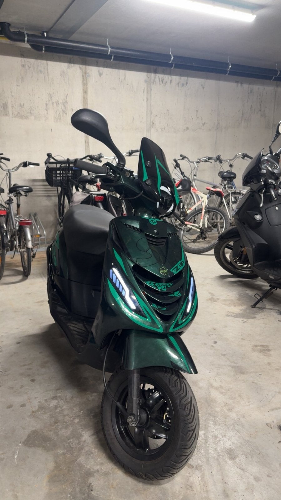 Piaggio zip 70cc, Fietsen en Brommers, Scooters | Piaggio, Zo goed als nieuw, Zip, Ophalen