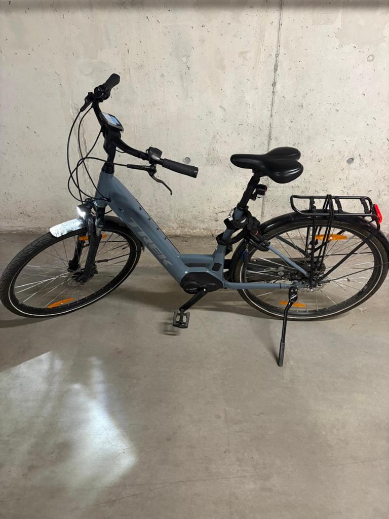 Trek District+ 3 Lowstep E-bike 2023 – Bosch – 500Wh –Maat M, Ophalen, Zo goed als nieuw