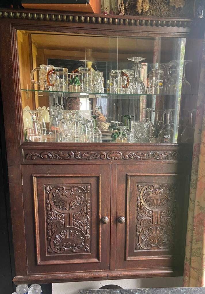Antieke Kast met glas, Ophalen