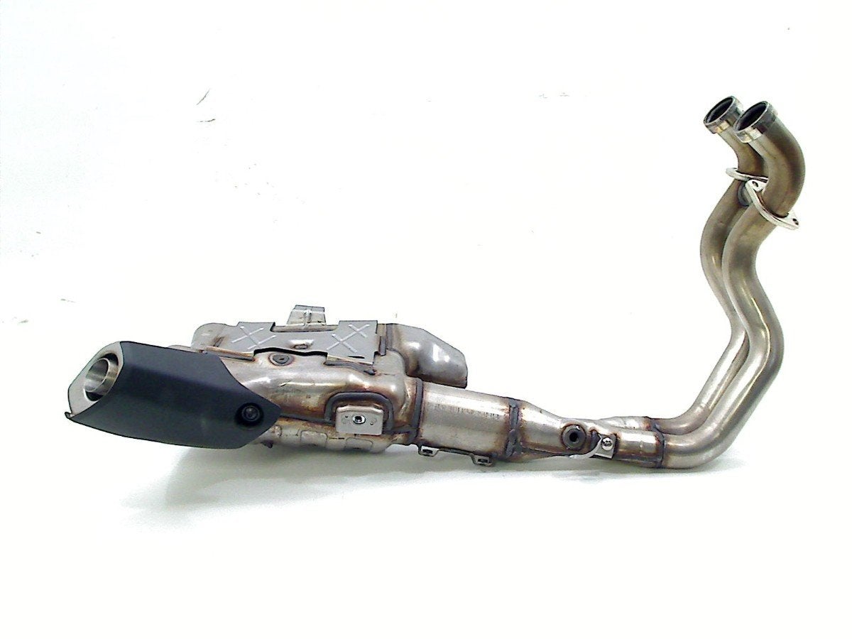 ÉCHAPPEMENT SILENCIEUX ORIGINAL OEM Suzuki GSX-8S, Motos, Dhr. S. di Majo, Utilisé, Info@cama-motorparts.nl, P.J. Troelstraweg 8 8
3144 CX  MAASSLUIS, NL