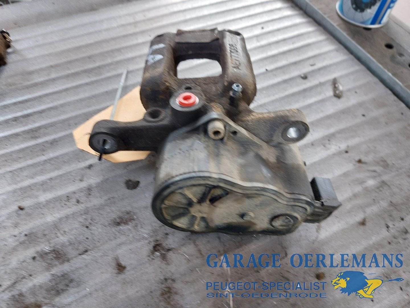 remklauw links achter peugeot partner 1.5 hdi, 1608998880, -, Utilisé, -, ARN reconnu