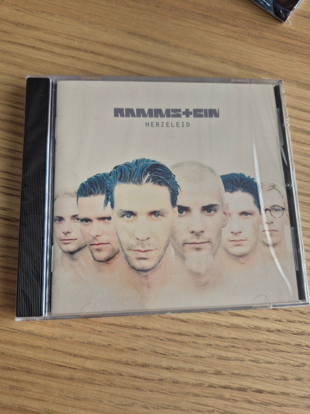 Rammstein - Herzeleid (US), Enlèvement ou Envoi, Comme neuf