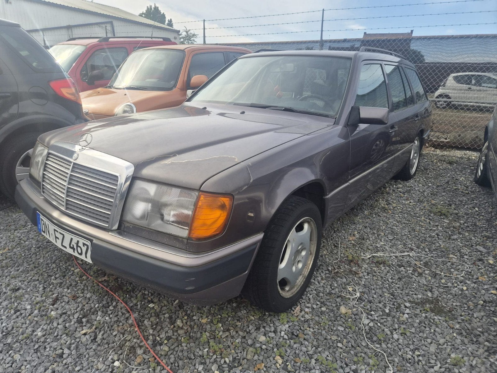 Mercedes 250D bwj 1992 station, Autos, Achat, Boîte manuelle, Autres couleurs, 5 portes