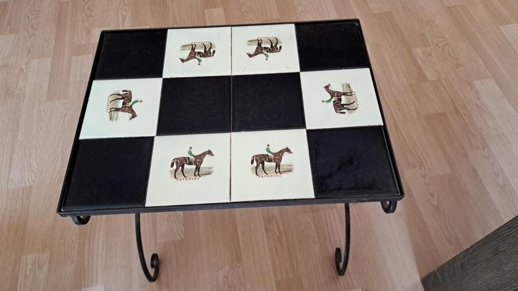 Vintage bijzettafel met paardenmotieven, Ophalen