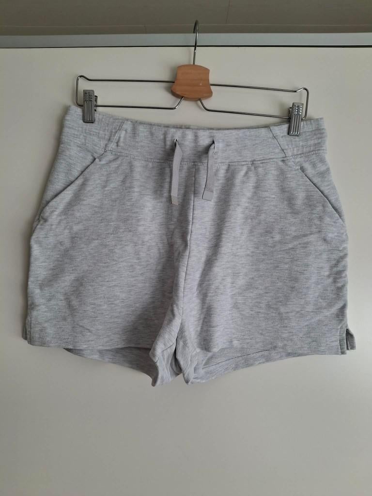 Short dames Decathlon maat L, Kleding | Dames, Sportkleding, Decathlon, Ophalen of Verzenden, Maat 42/44 (L), Grijs